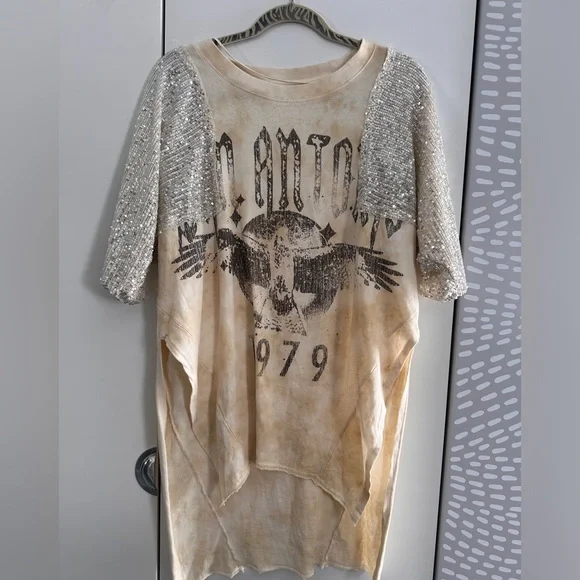 We the Free City Sparkle Tee- XS (runs large) - Picture 3 of 7